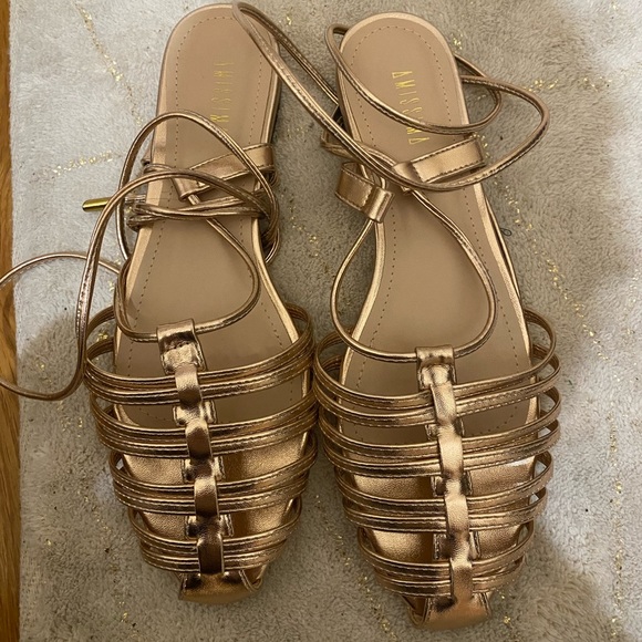 Amissima Tie Up Shoes - Picture 4 of 6